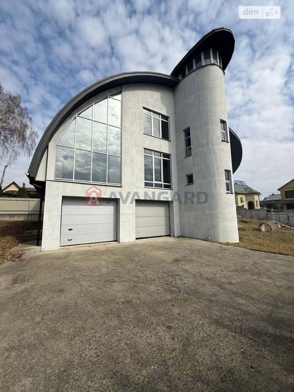 300 ��.�. ���� 1