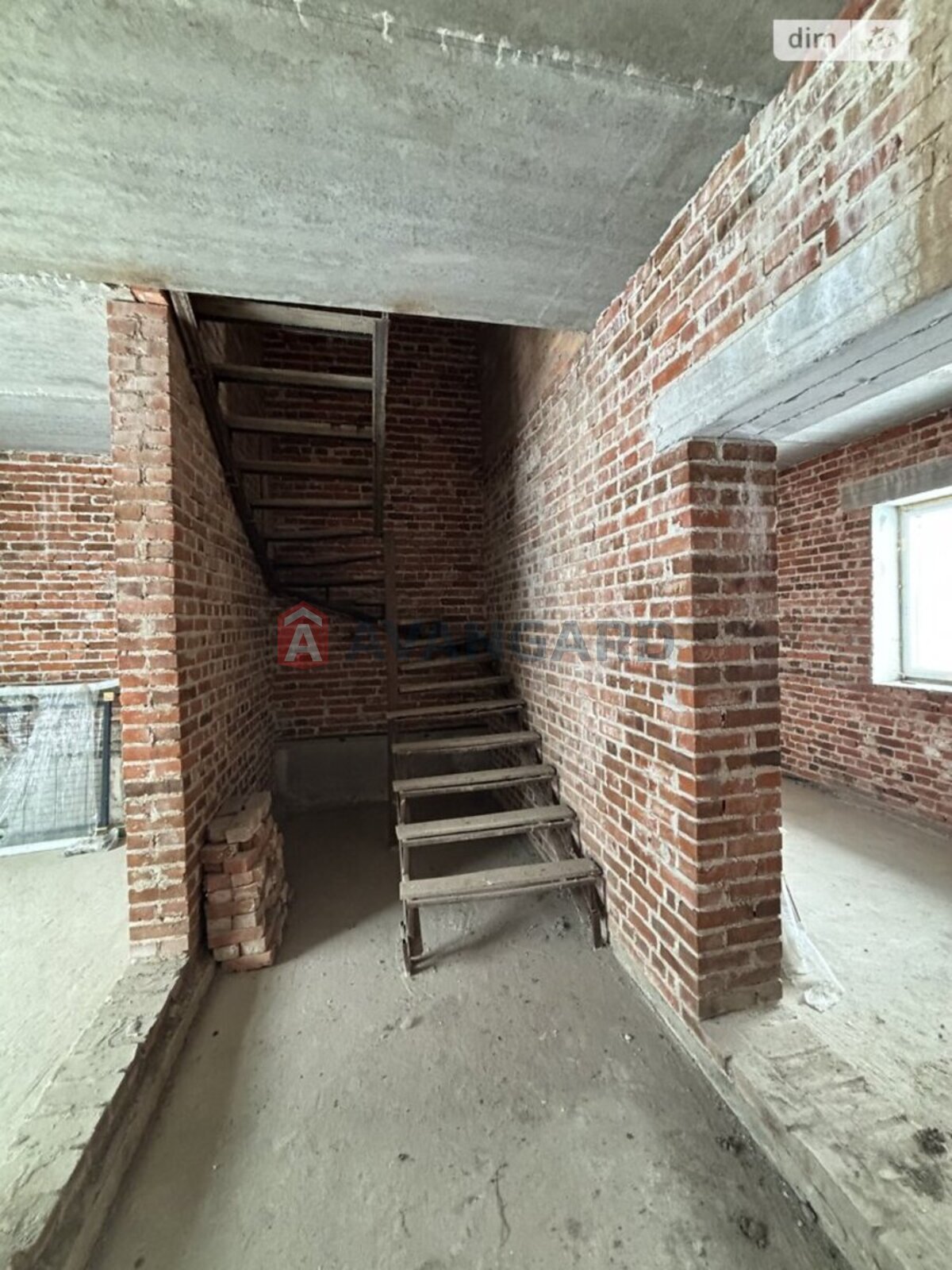 ��������, 122 ��.�. ���� 13