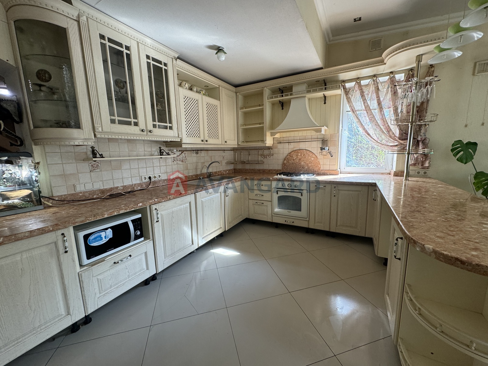 �������, 449 ��.�. ���� 6