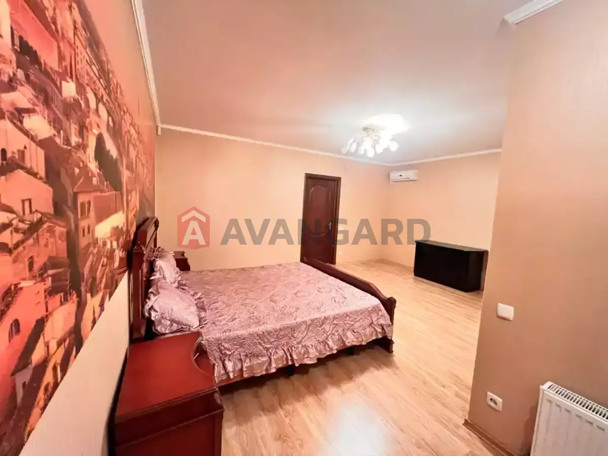 �������, 120 ��.�. ���� 10