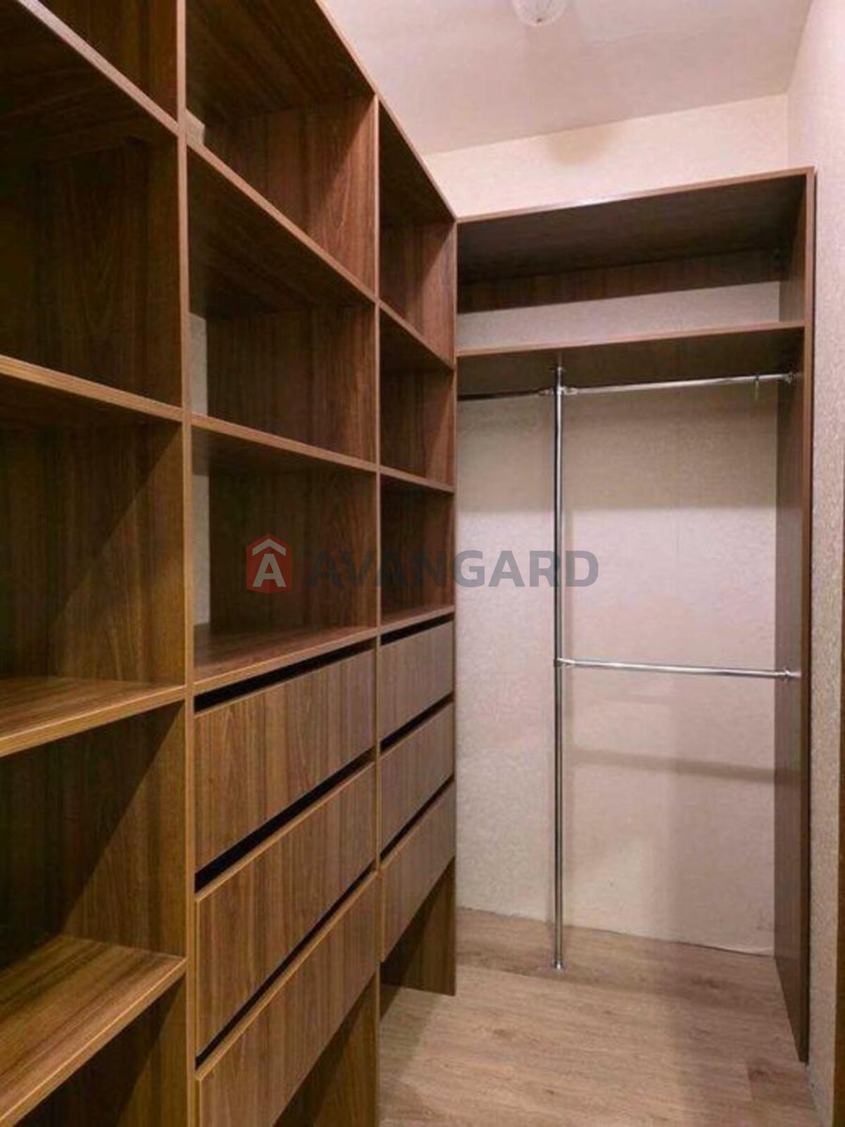 �������, 306 ��.�. ���� 13