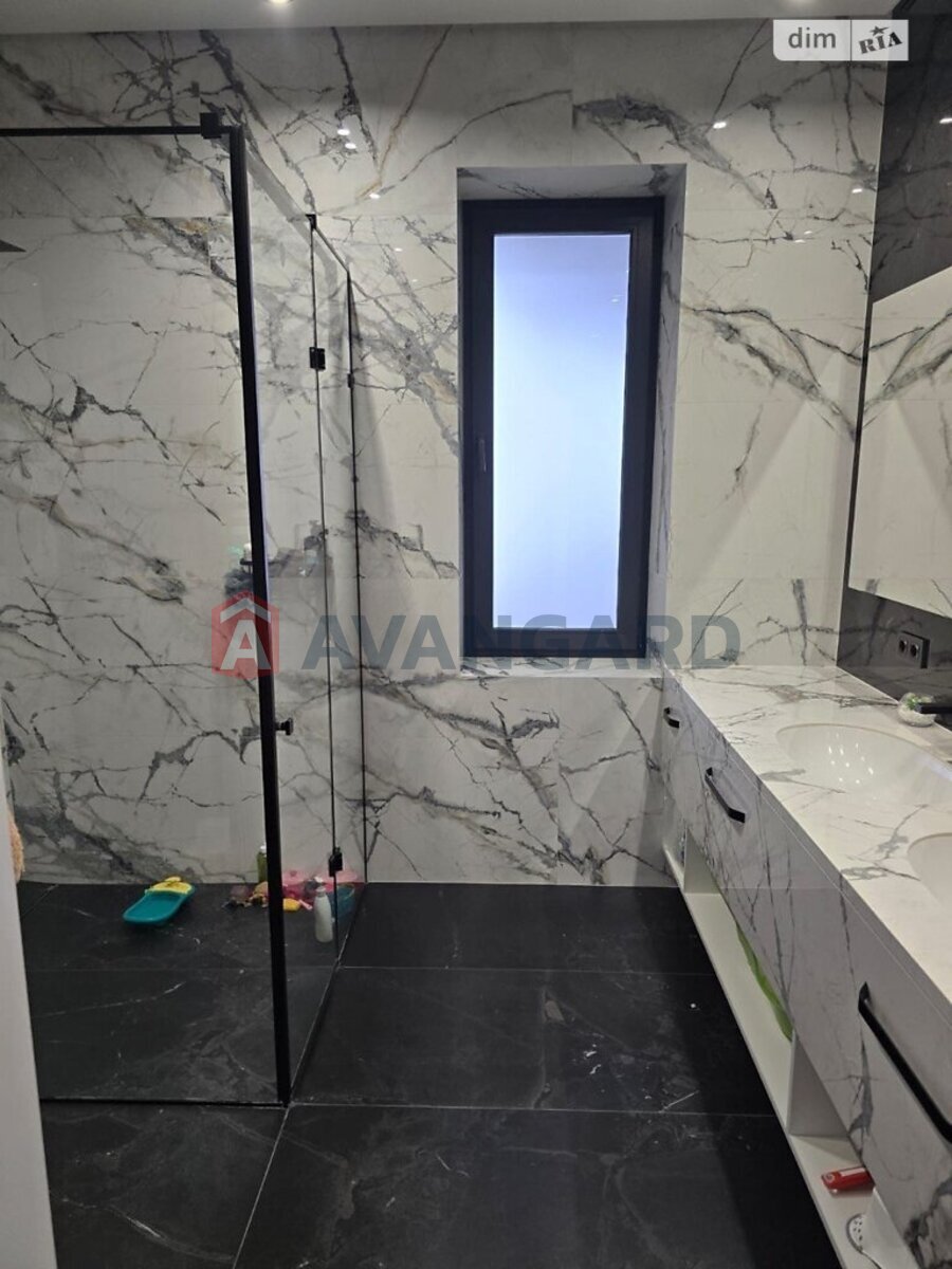 �������, 325 ��.�. ���� 18