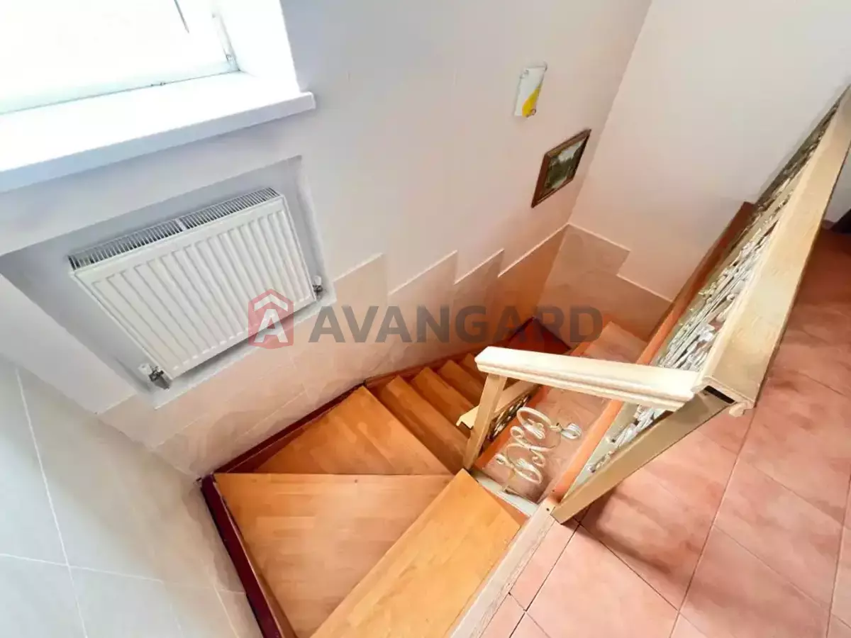 �������, 120 ��.�. ���� 17