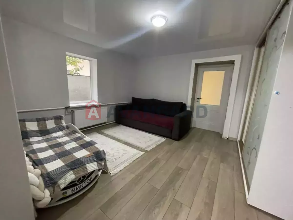 ���, 100 ��.�. ���� 13