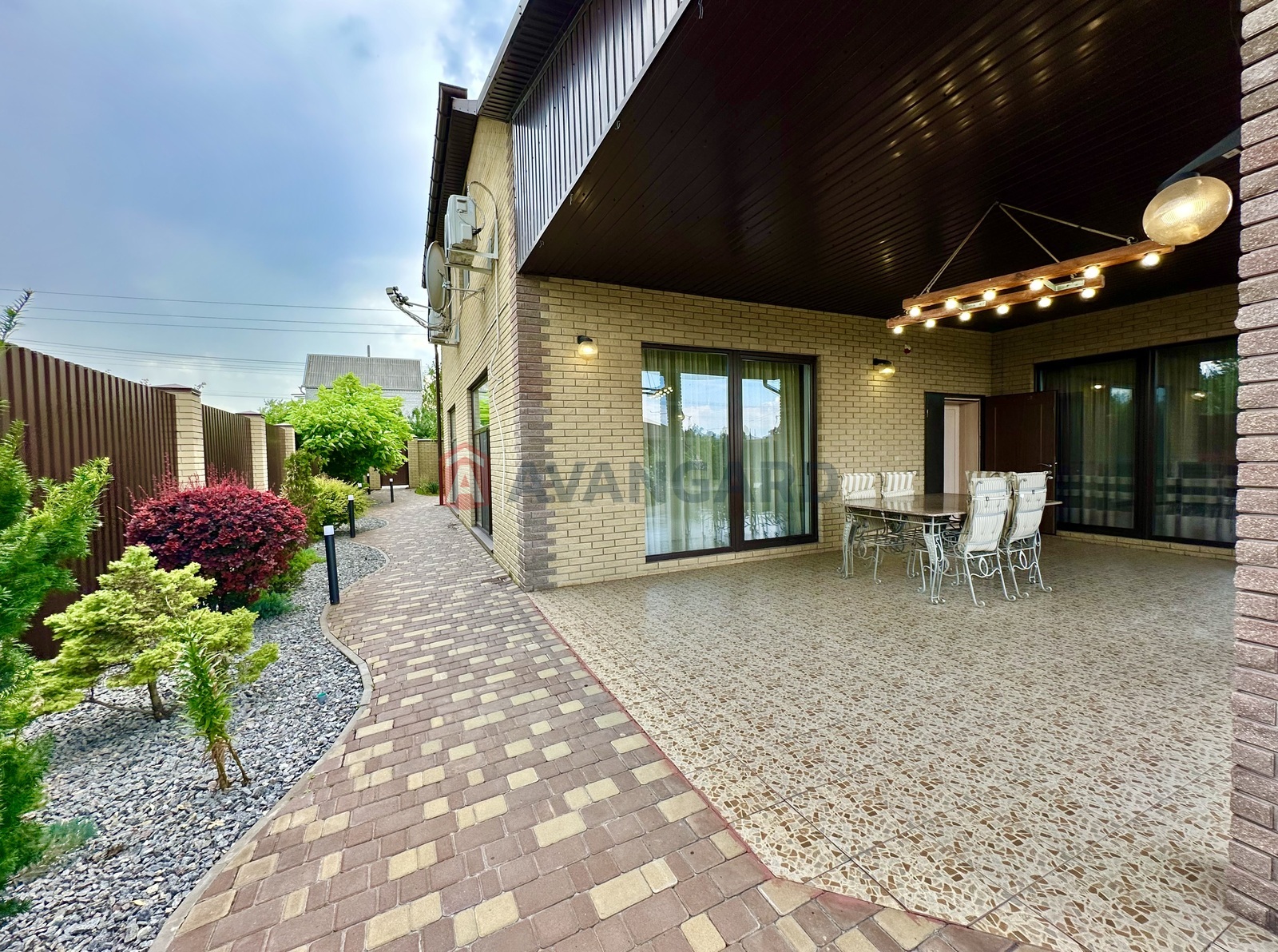 ���, 285 ��.�. ���� 10