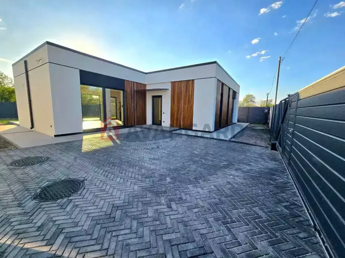 �������, 105 ��.�. ���� 1