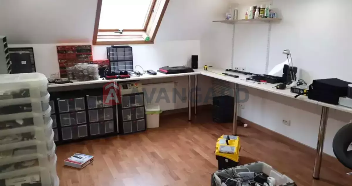 �������, 450 ��.�. ���� 28