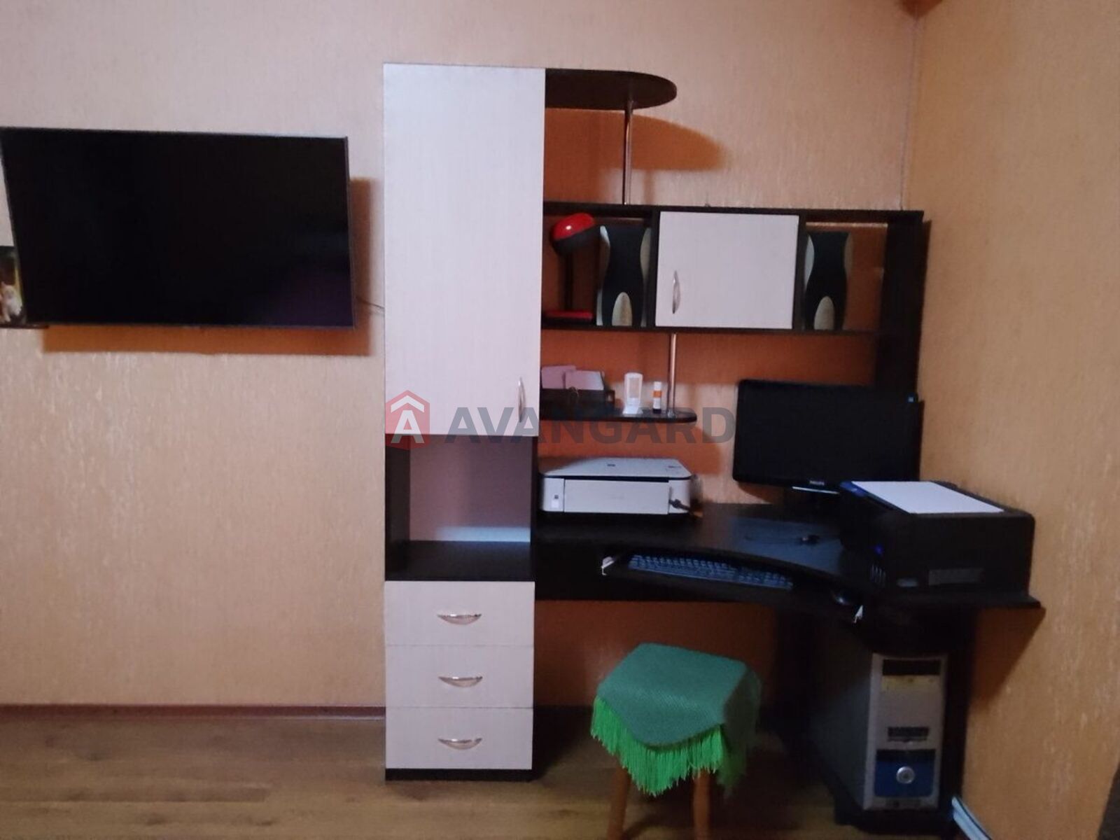 �������, 270 ��.�. ���� 10