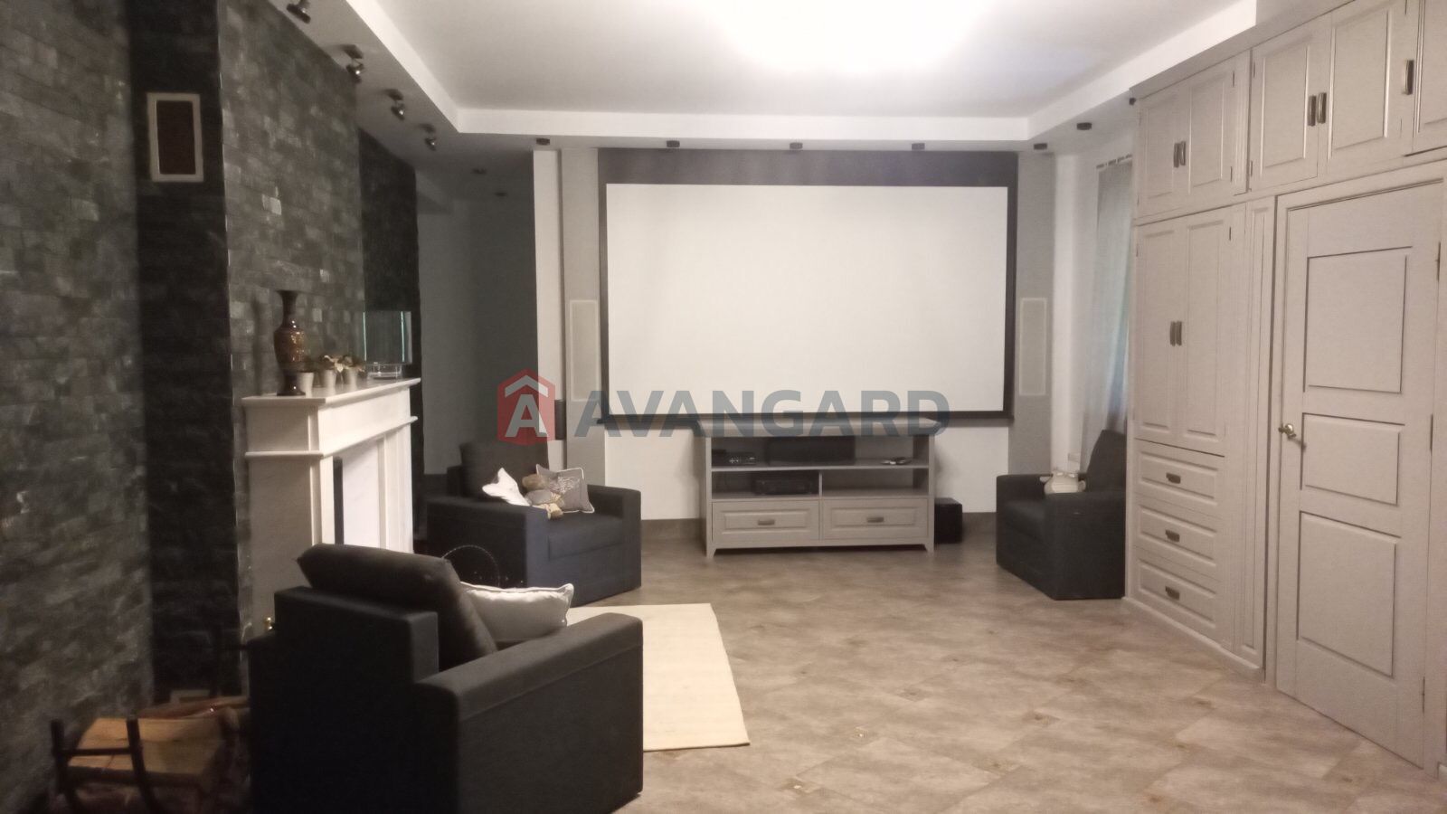 �������, 200 ��.�. ���� 9