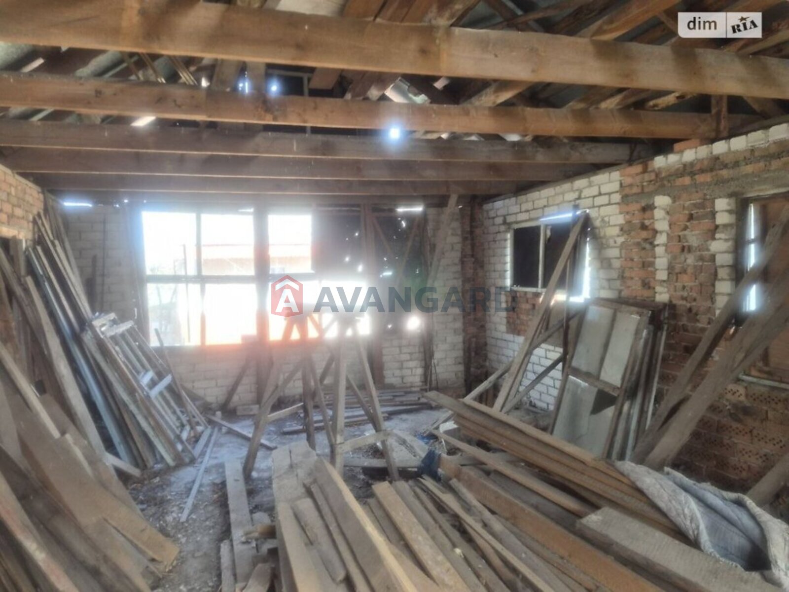 �������, 100 ��.�. ���� 16