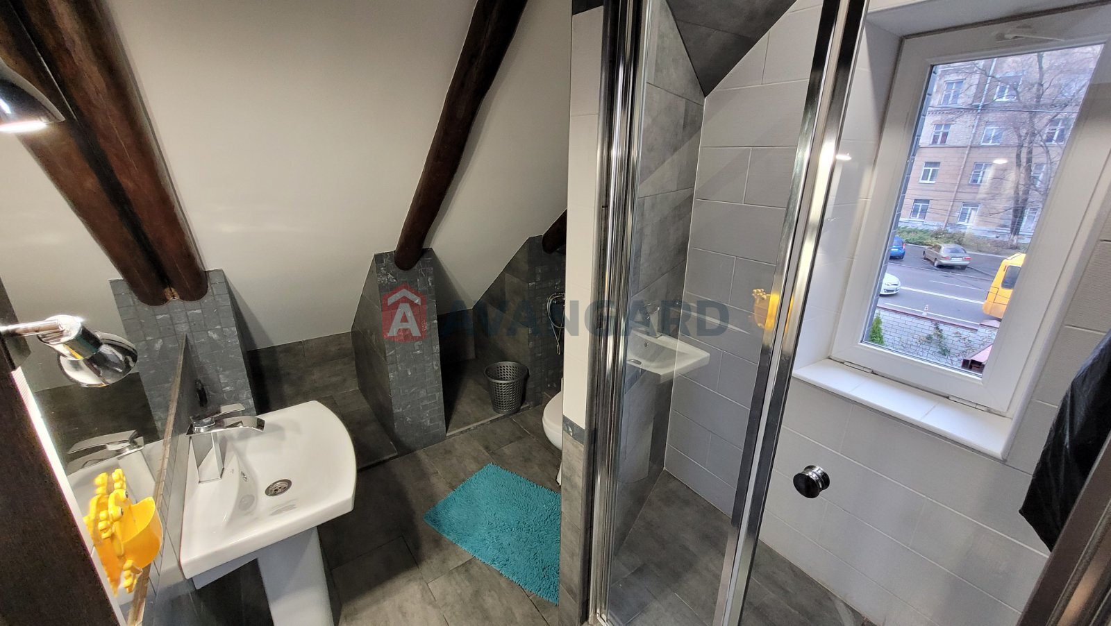 �������, 140 ��.�. ���� 10