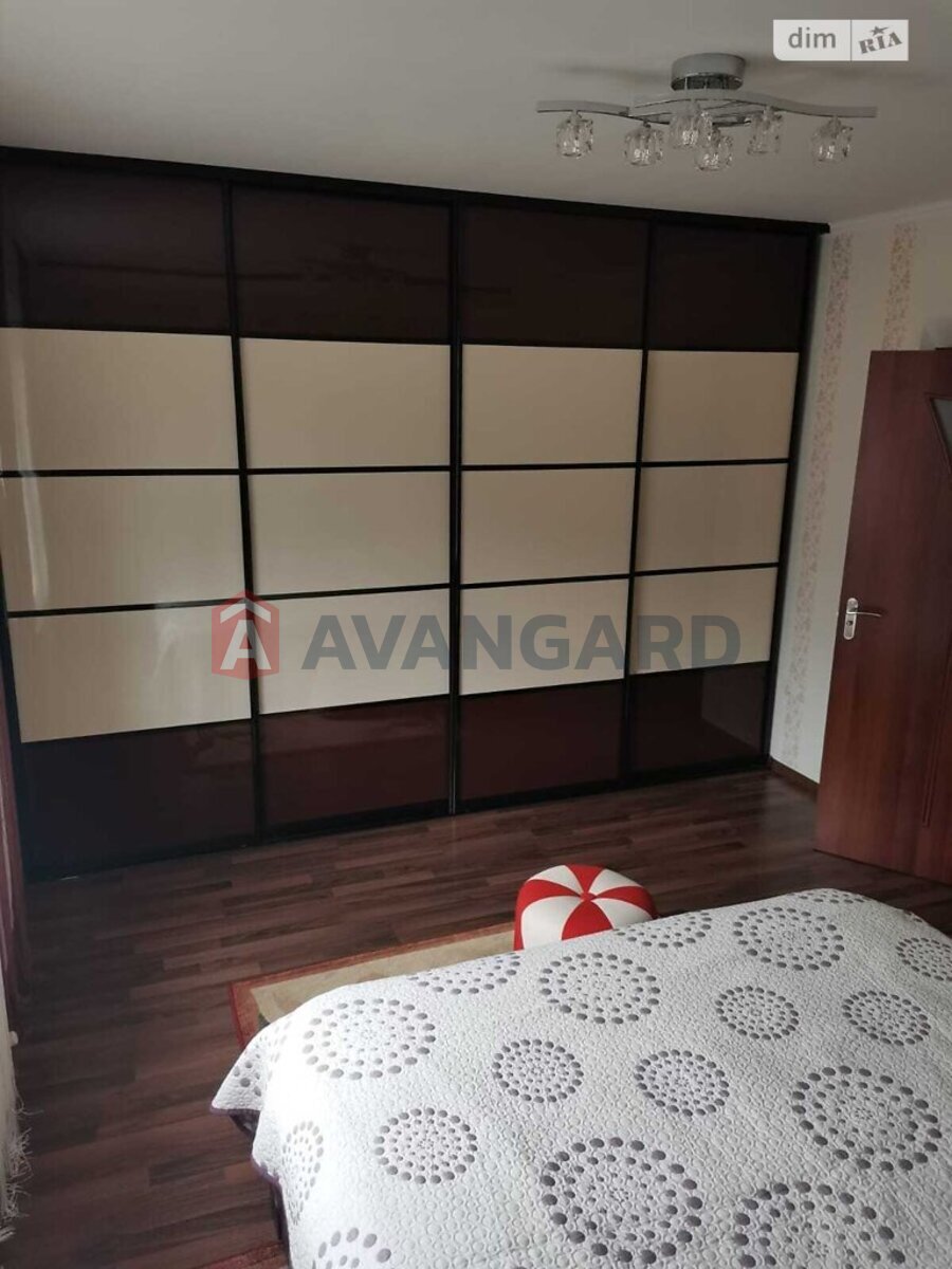 �������, 90 ��.�. ���� 4