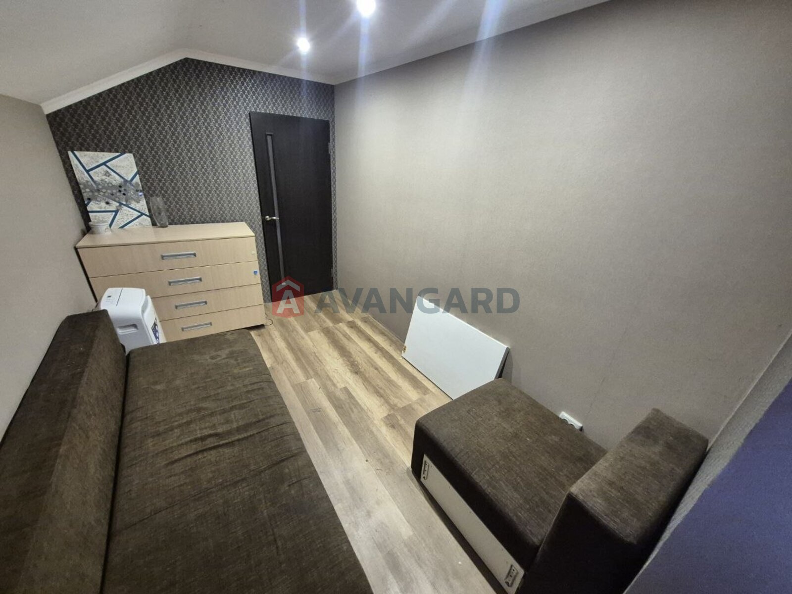 �������, 105 ��.�. ���� 16