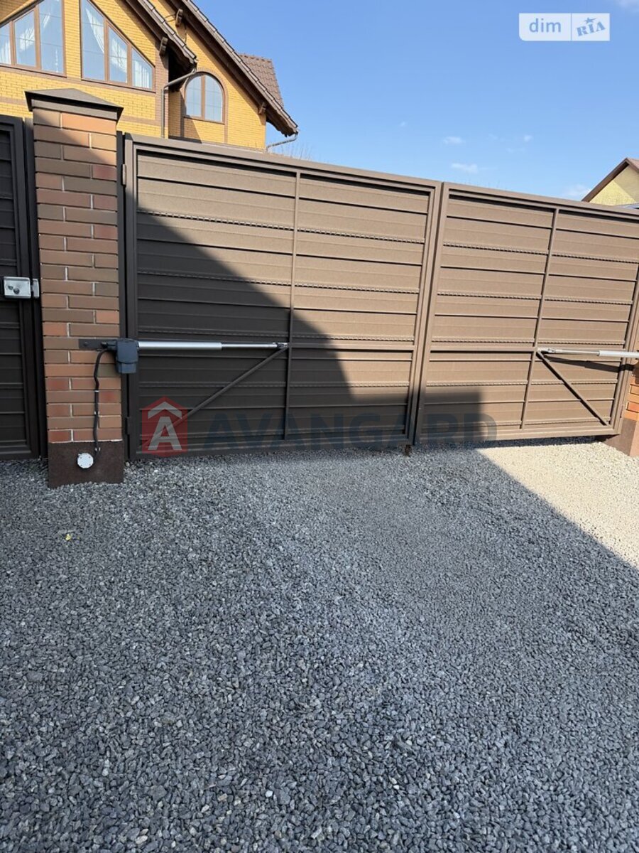 ��������, 107 ��.�. ���� 10