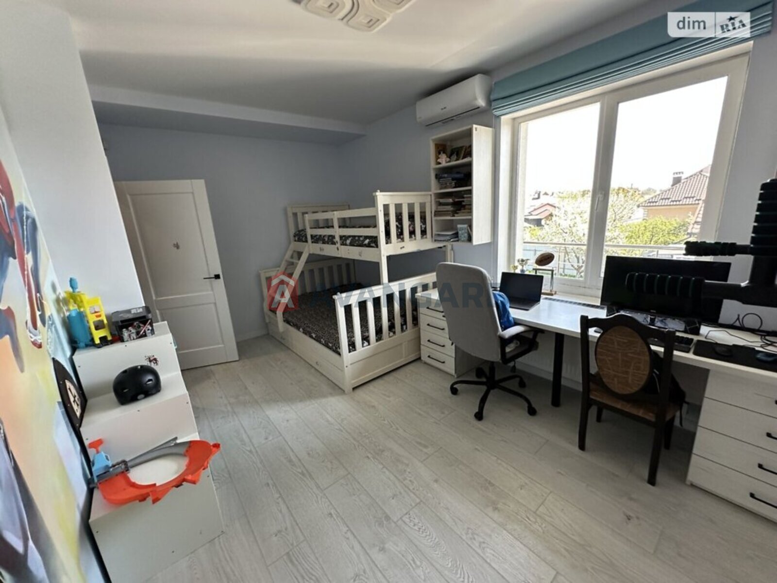 �������, 100 ��.�. ���� 20