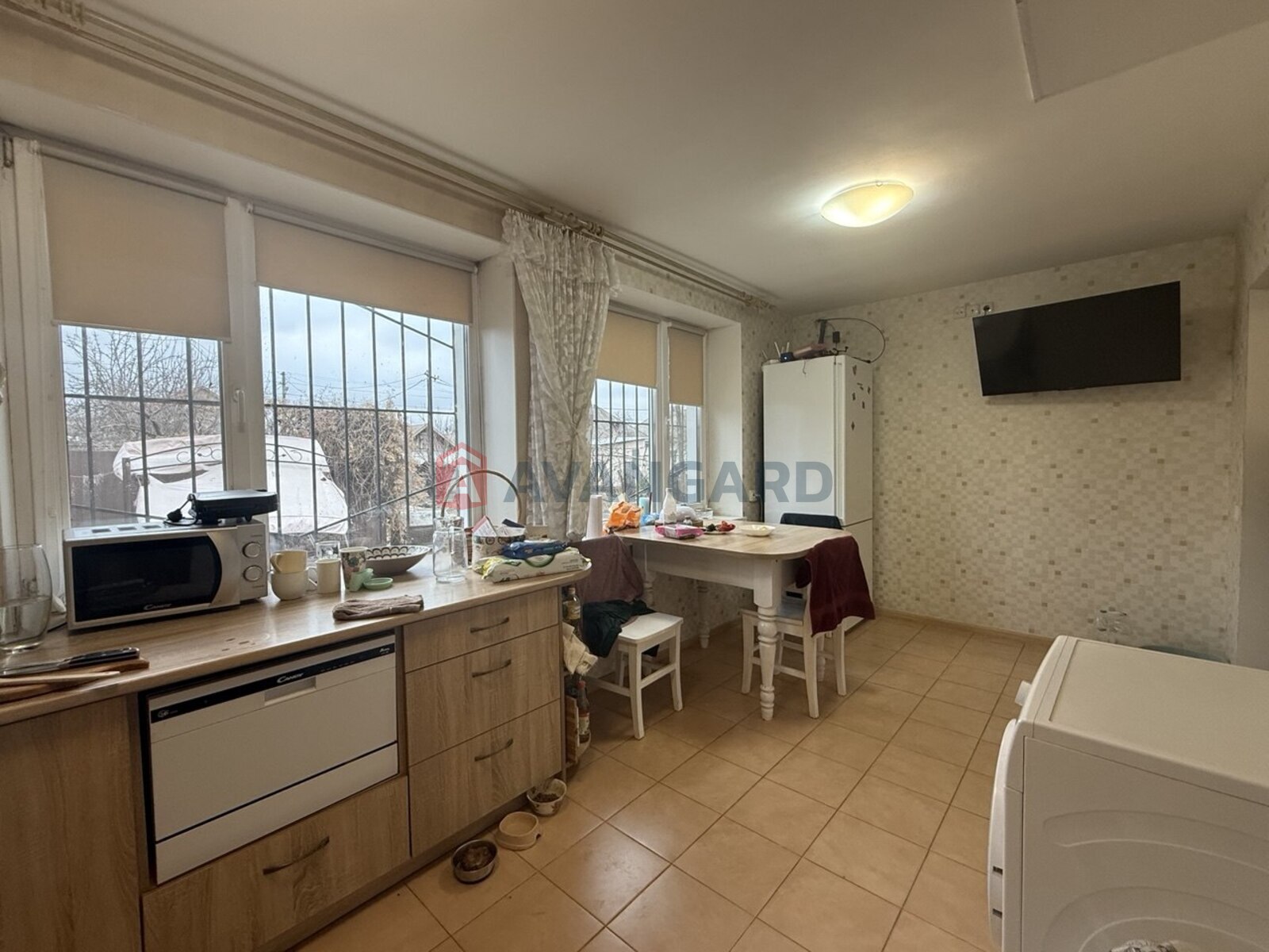 ������� �������, 77 ��.�. ���� 3