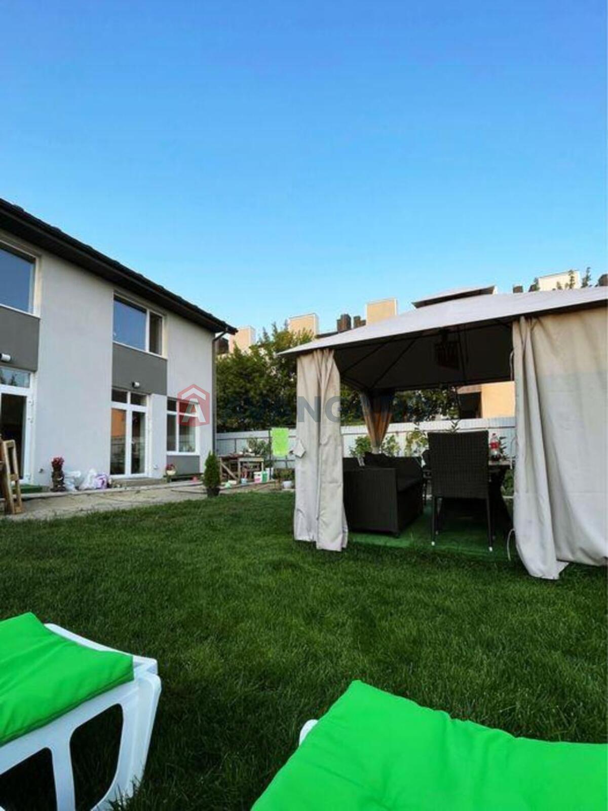 �������, 110 ��.�. ���� 8