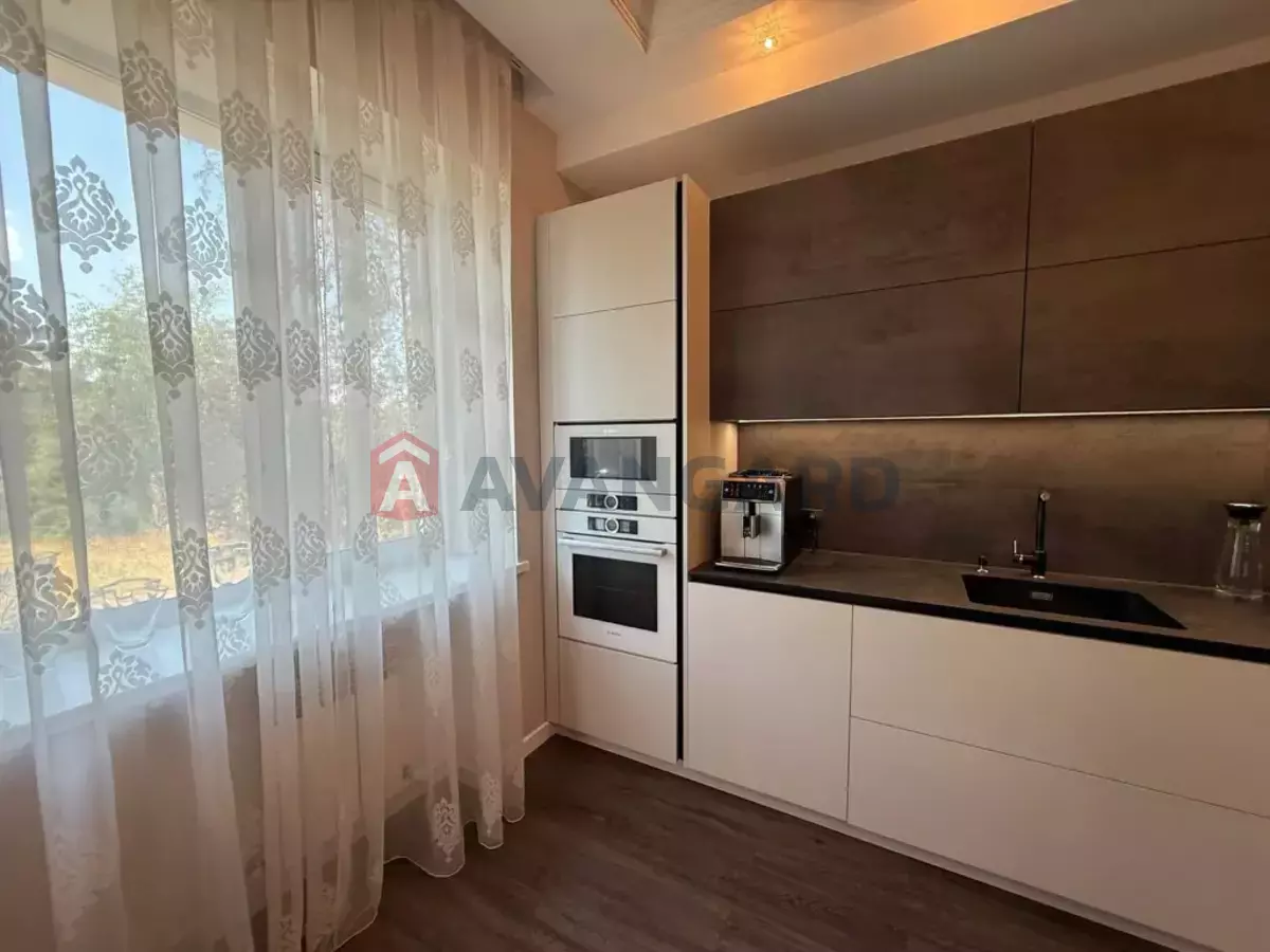 �������, 275 ��.�. ���� 8