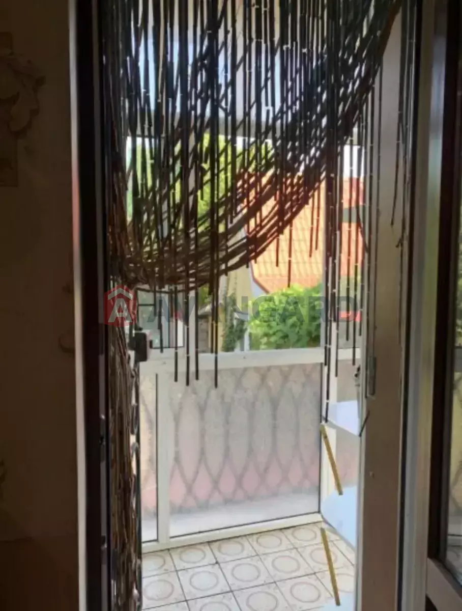 �������, 270 ��.�. ���� 28