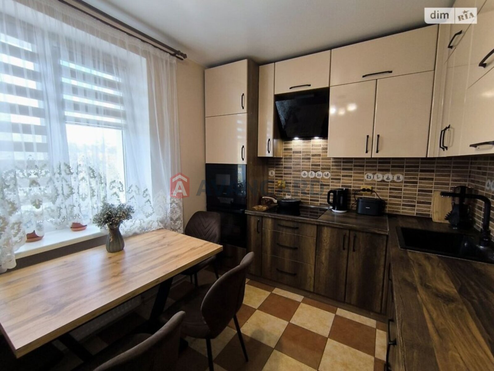 ������� �������, 80 ��.�. ���� 4