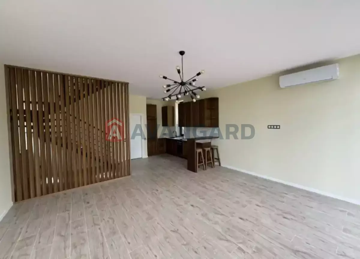 100 ��.�. ���� 8