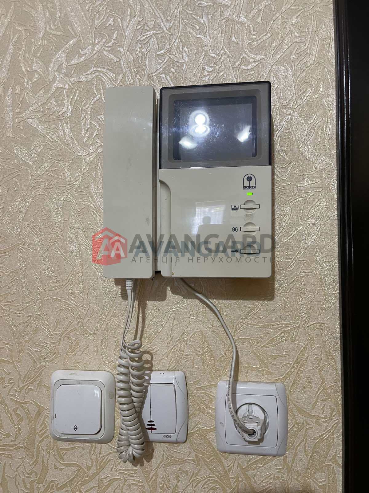 ���, 195 ��.�. ���� 27