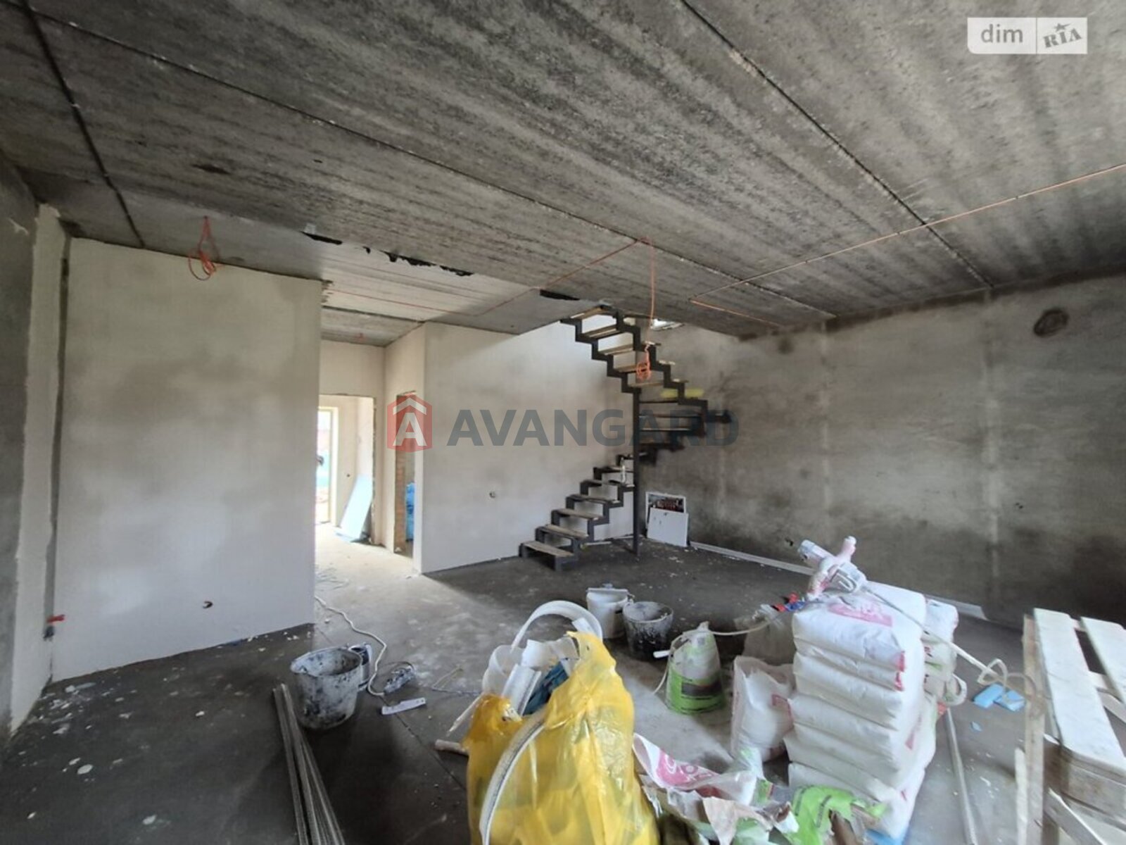 �������, 105 ��.�. ���� 8