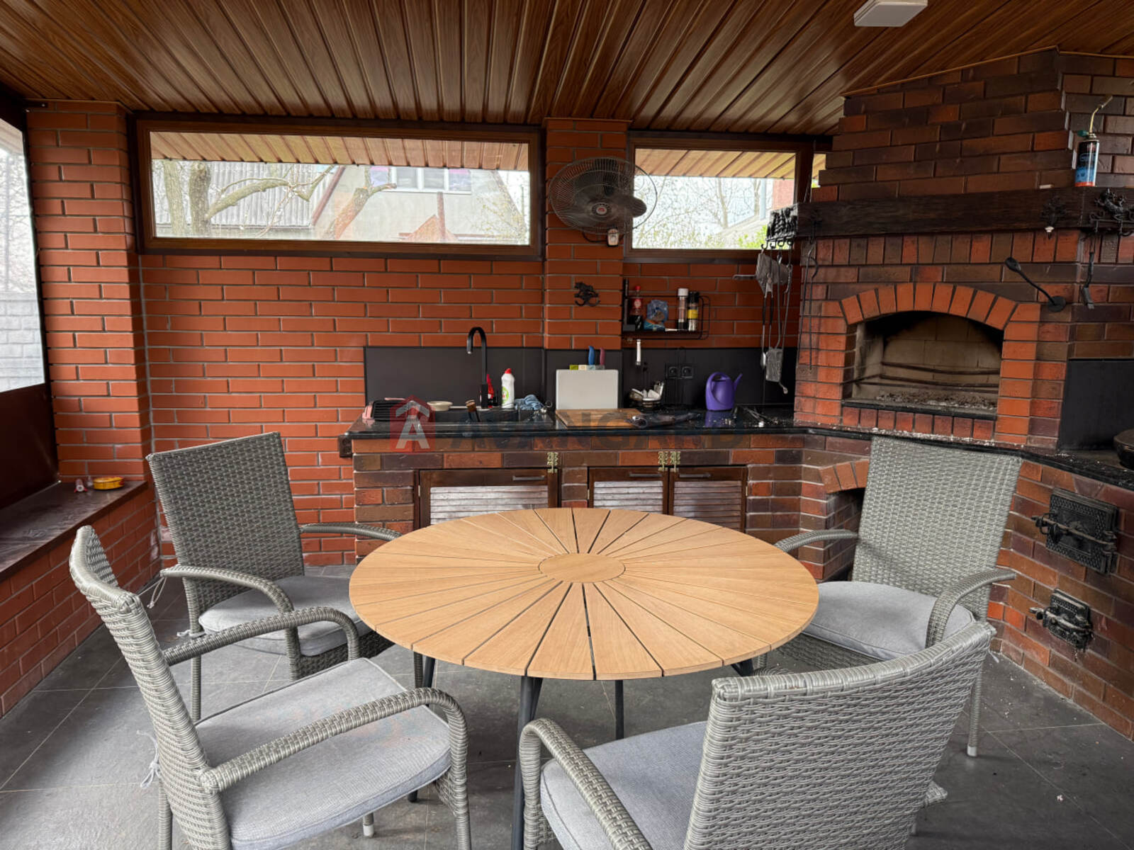 �������, 240 ��.�. ���� 4