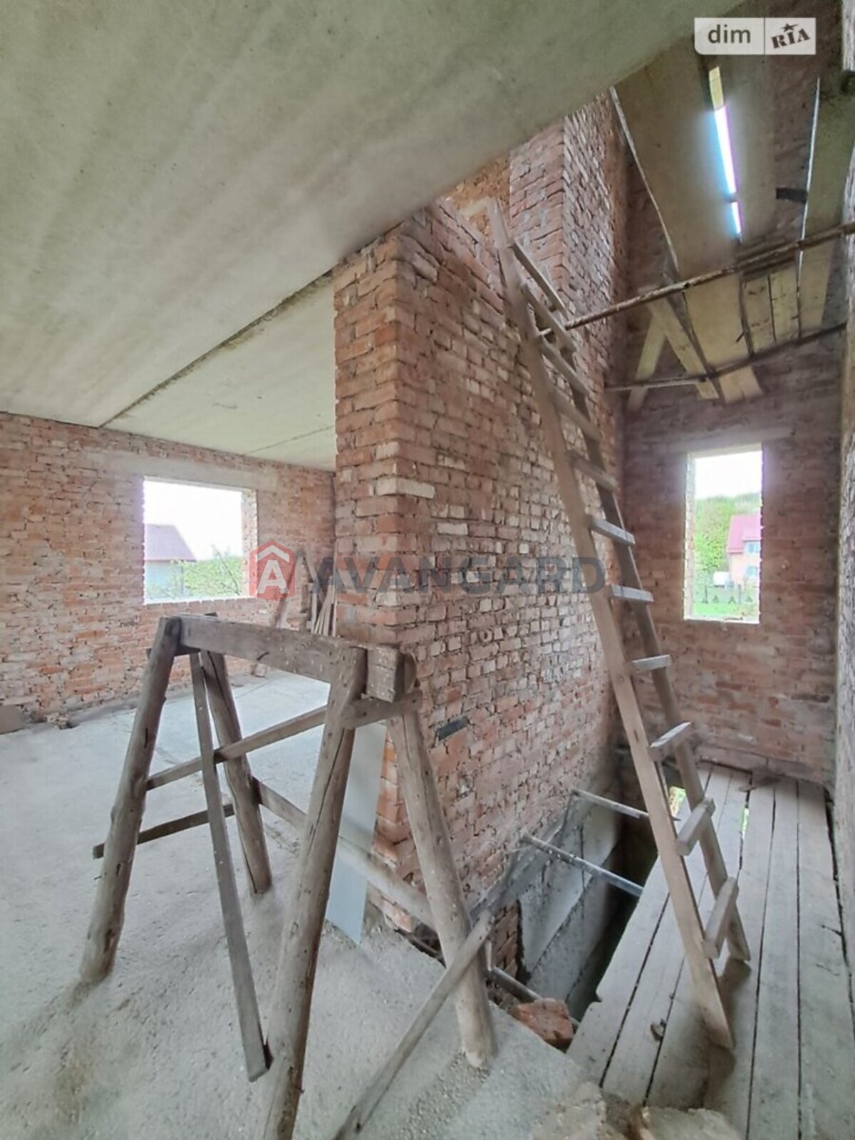 �������, 175 ��.�. ���� 10