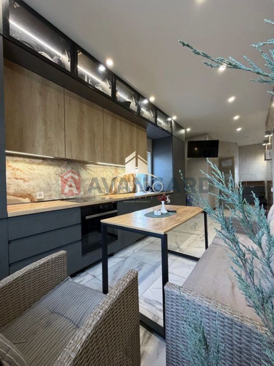 �������, 120 ��.�. ���� 1