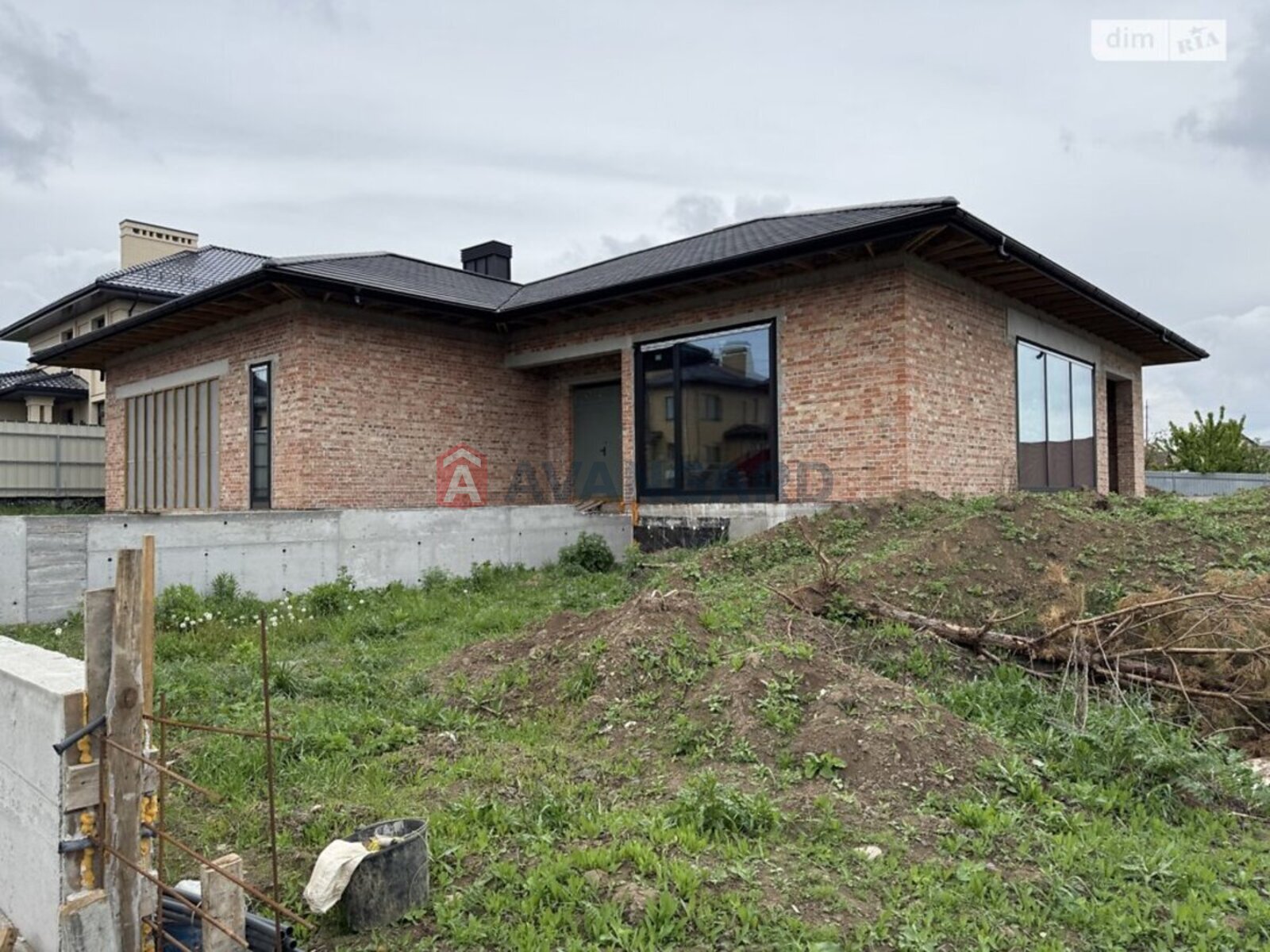 �������, 272 ��.�. ���� 10