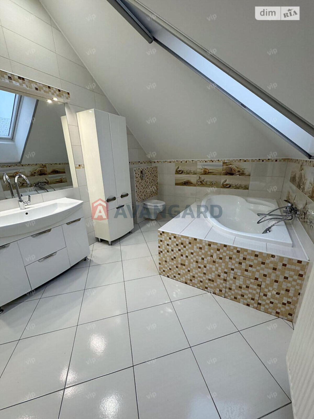 �������, 210 ��.�. ���� 15