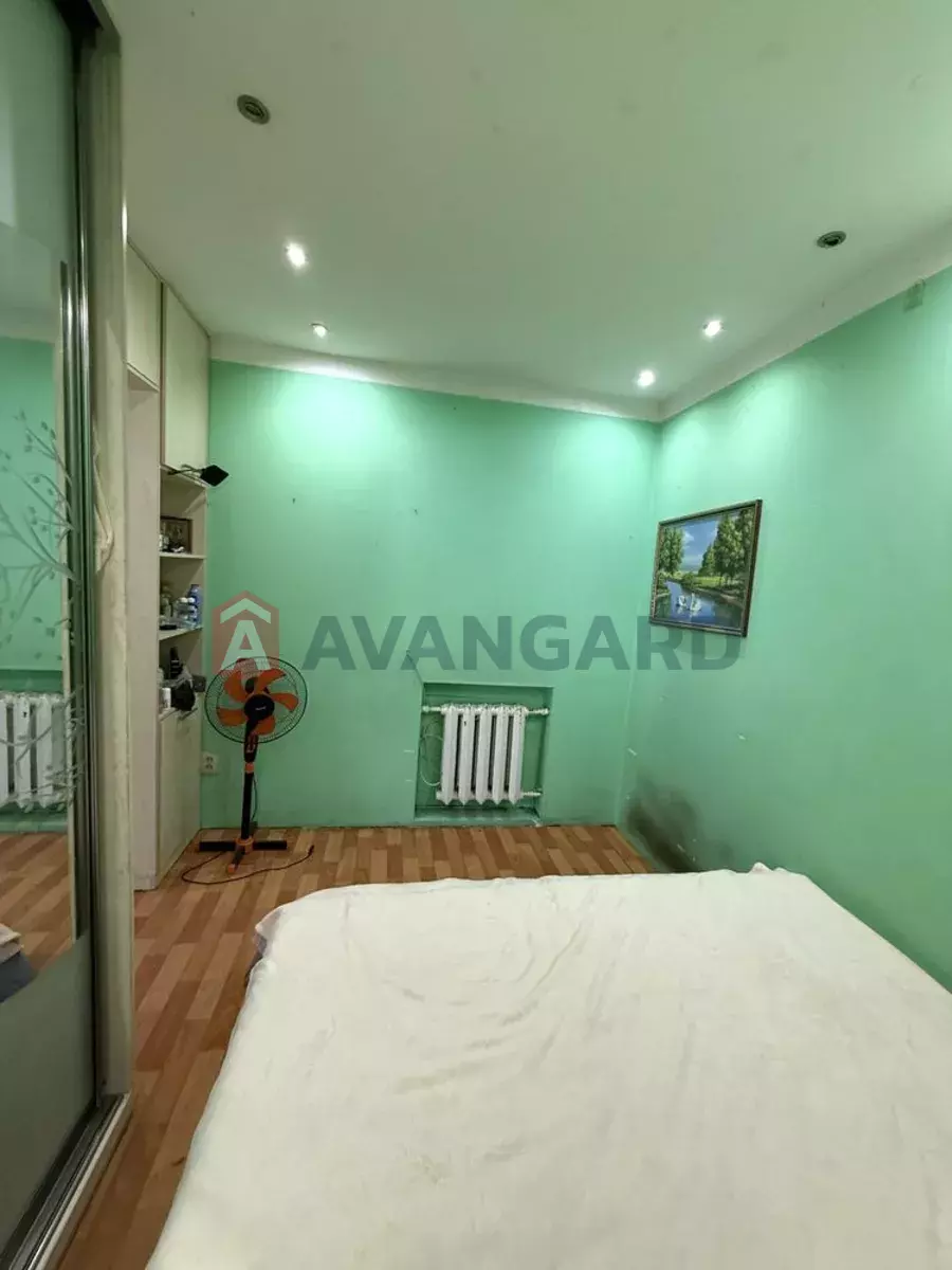 ������� �������, 37 ��.�. ���� 3