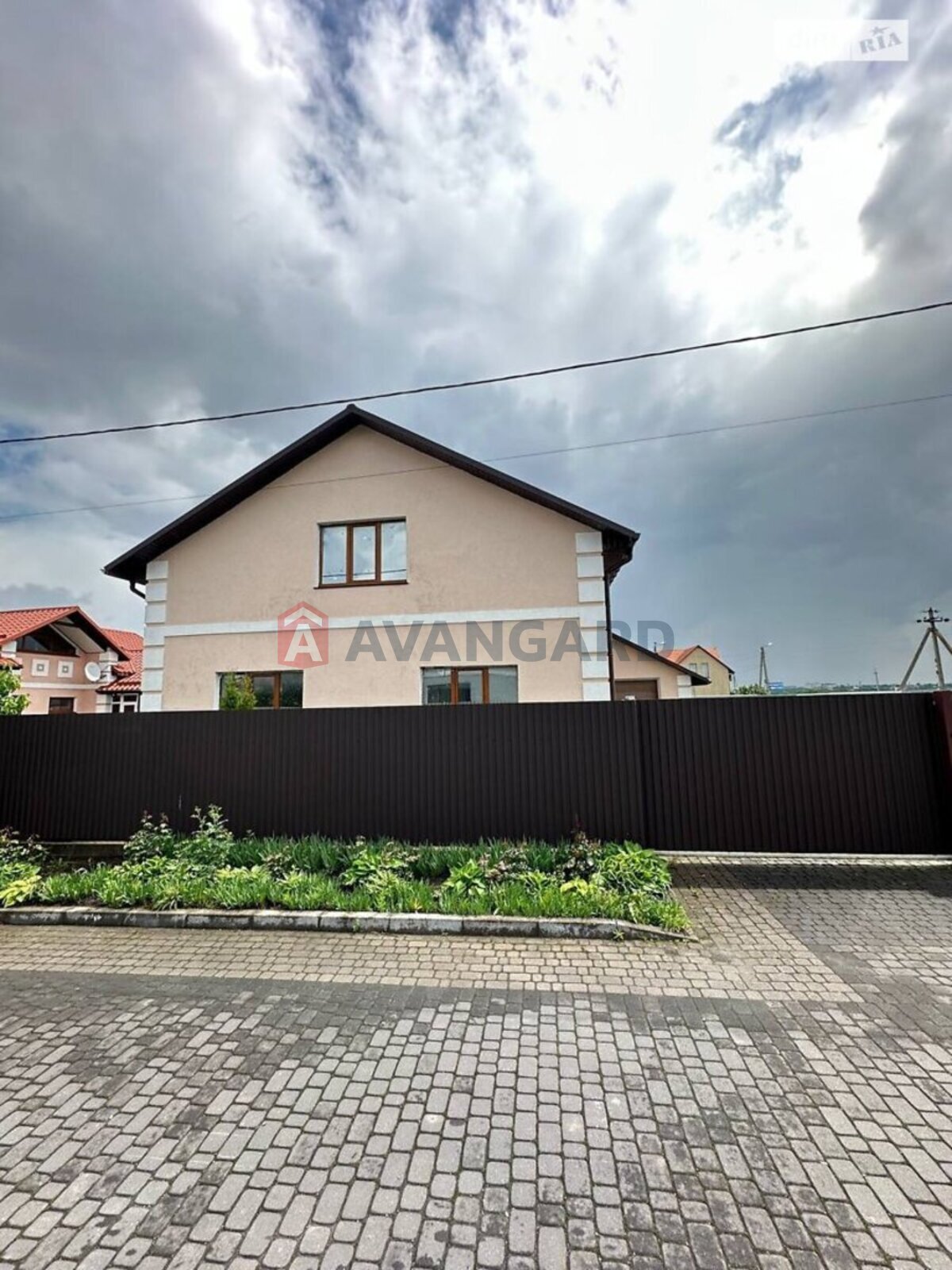 �������, 295 ��.�. ���� 13