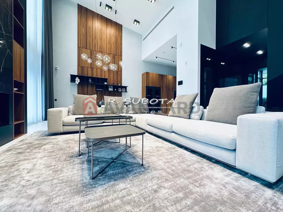 �������, 300 ��.�. ���� 30