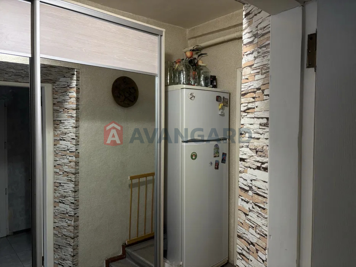 �������, 100 ��.�. ���� 21