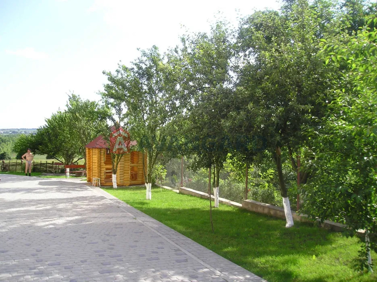 �������, 400 ��.�. ���� 9