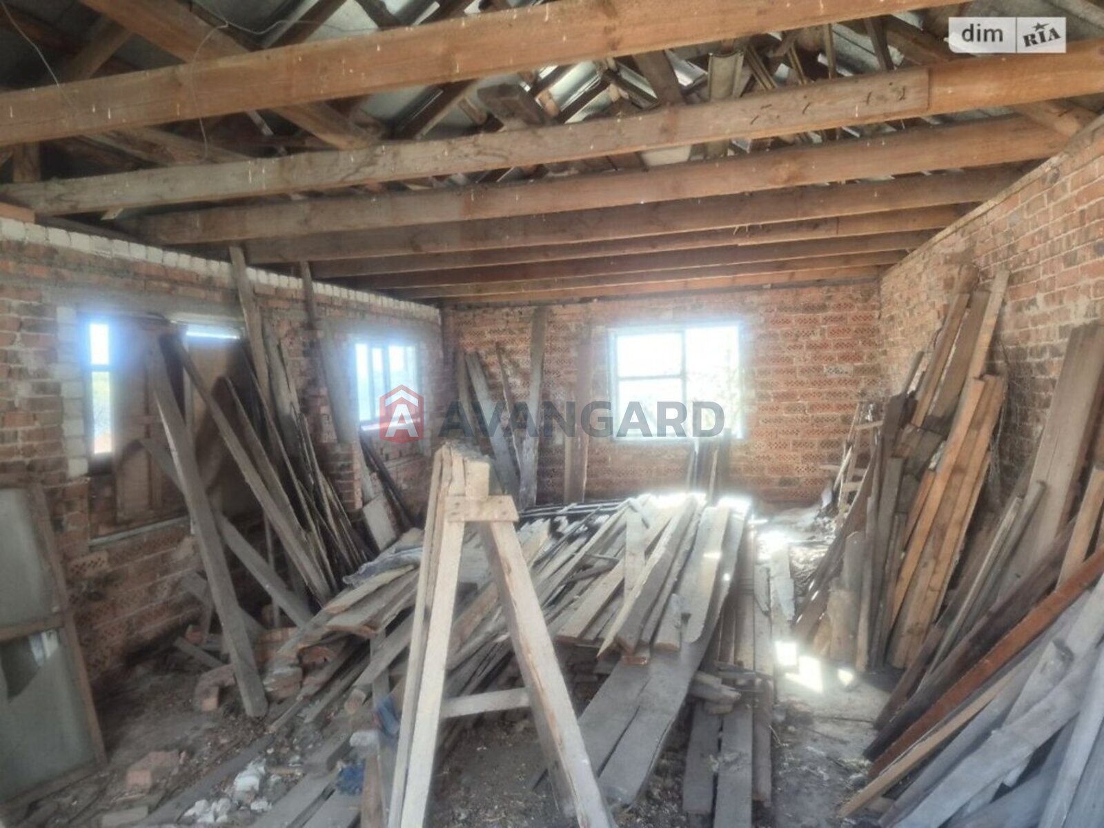 �������, 100 ��.�. ���� 17