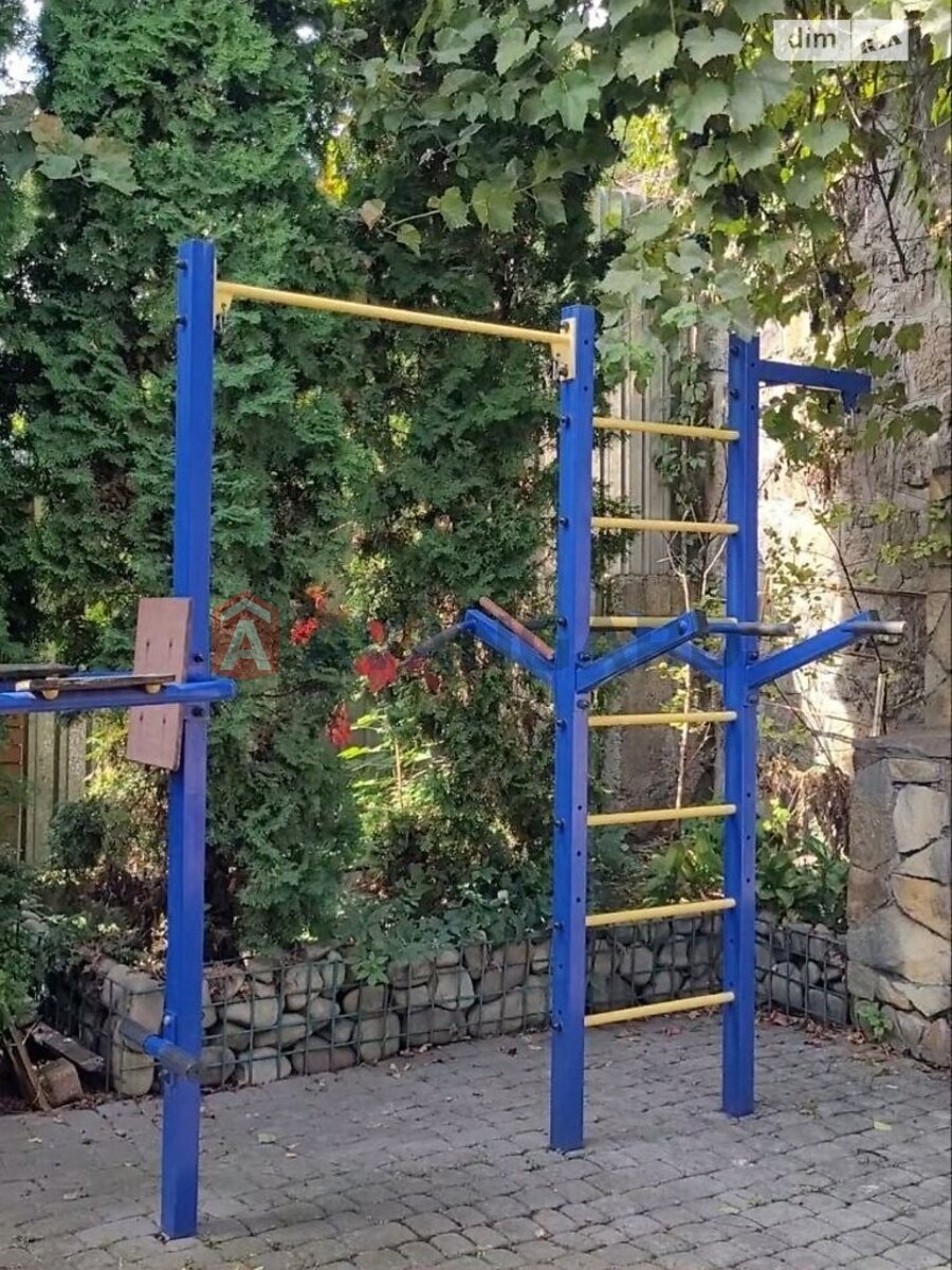�������, 180 ��.�. ���� 9