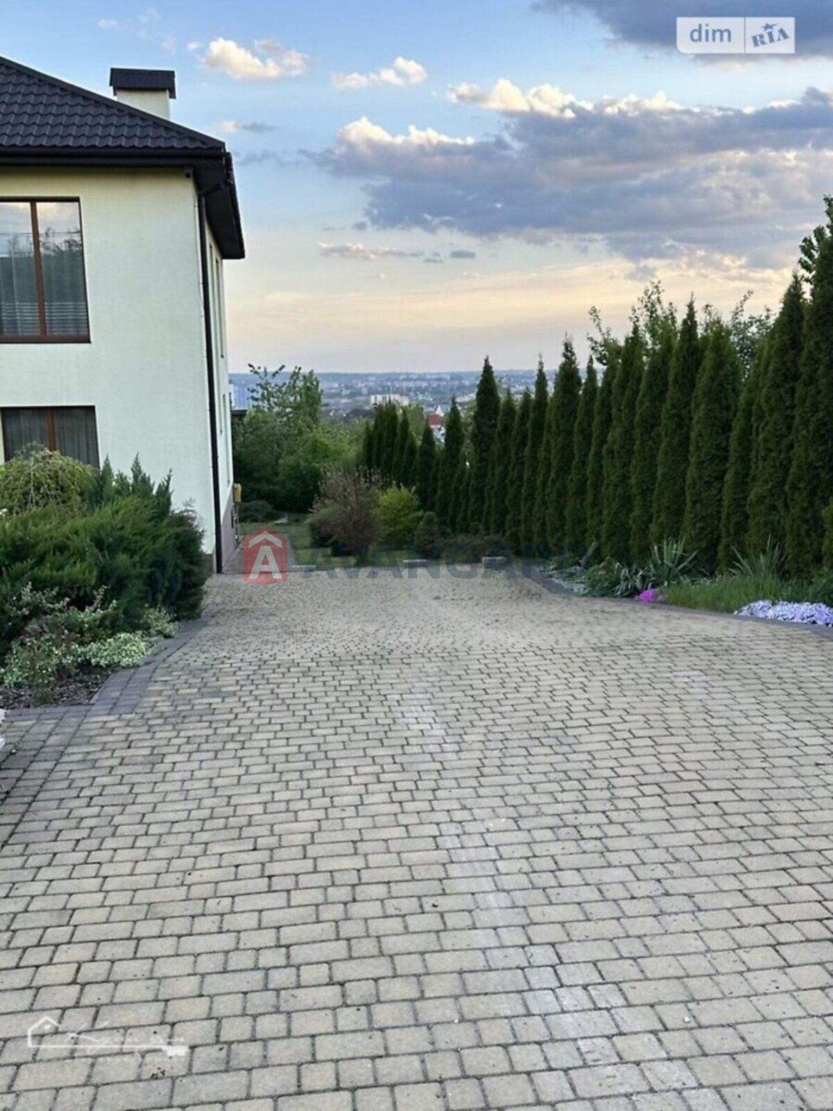 �������, 300 ��.�. ���� 2