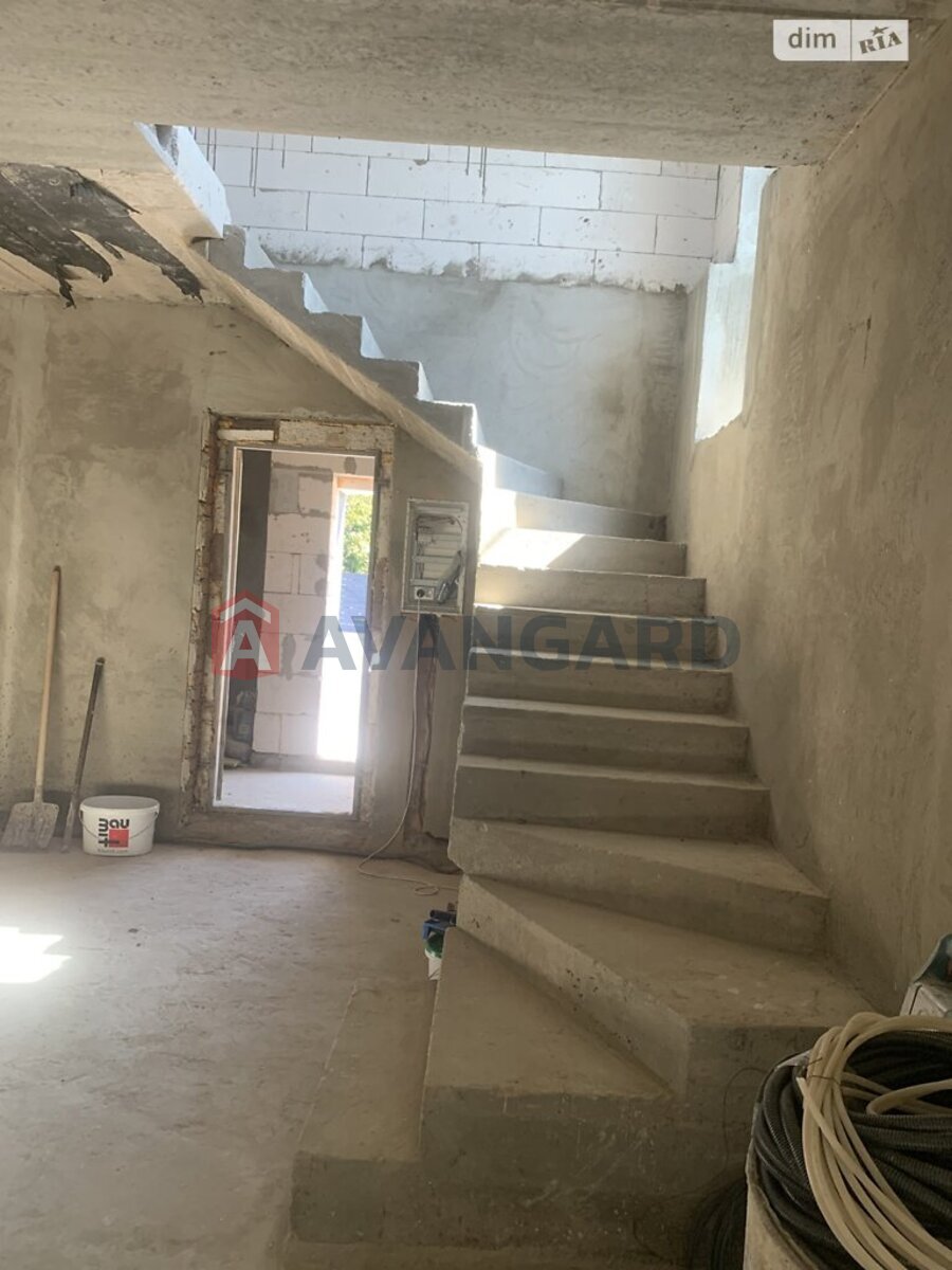 �������, 230 ��.�. ���� 9