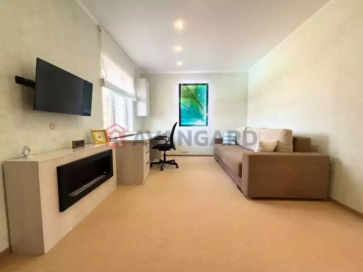 �������, 296 ��.�. ���� 9