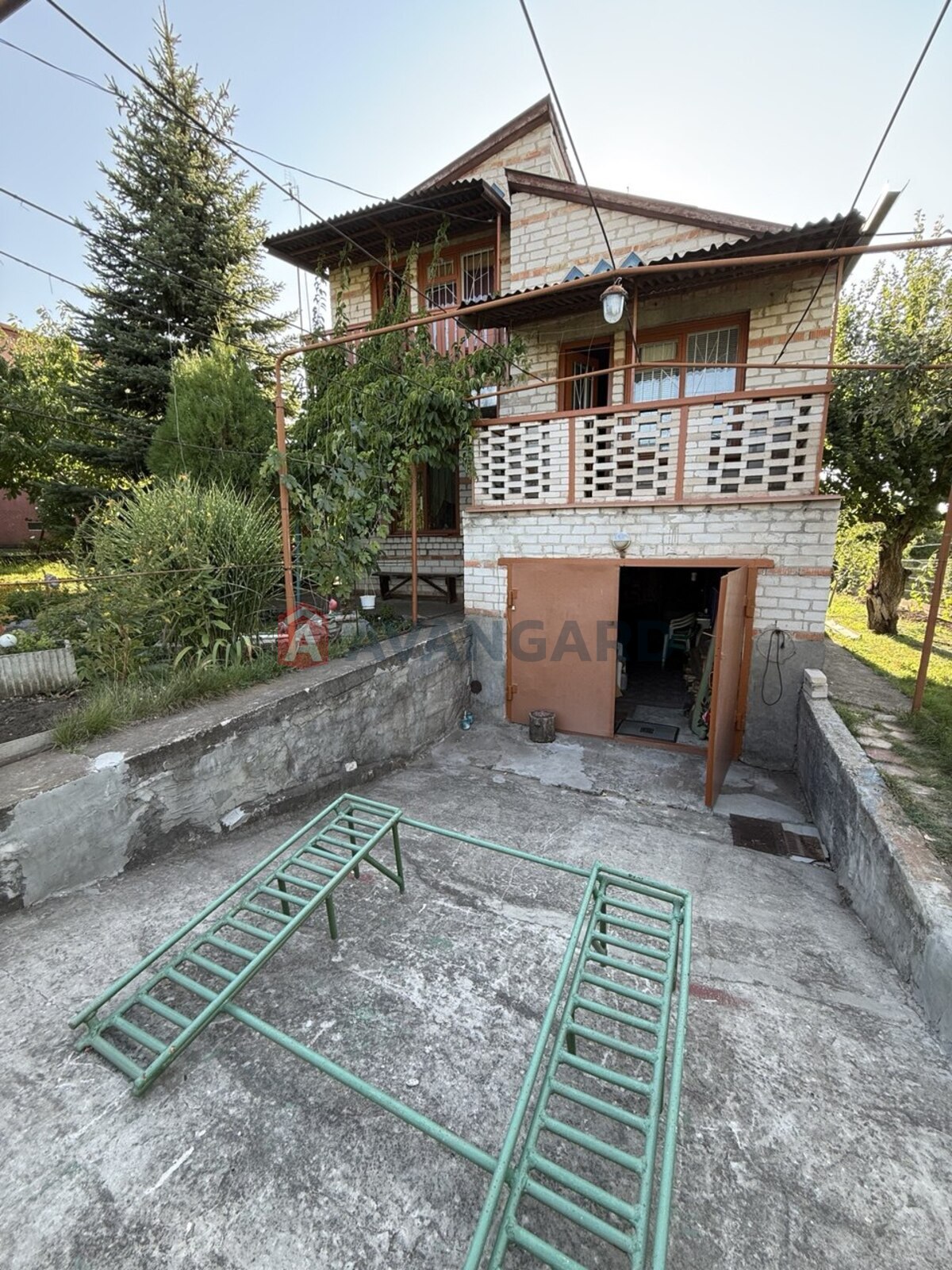 ����, 100 ��.�. ���� 23