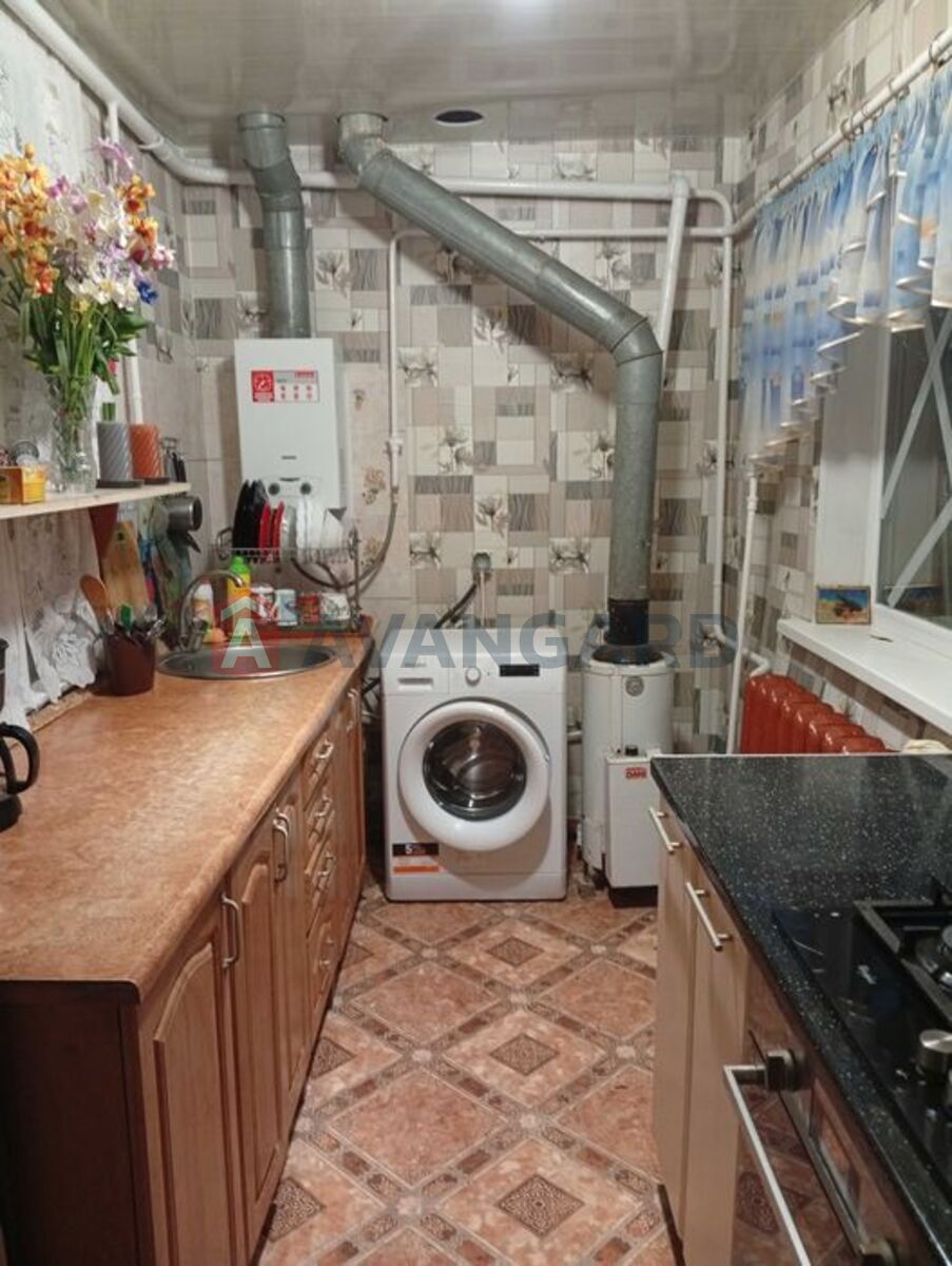 ������� �������, 38 ��.�. ���� 9