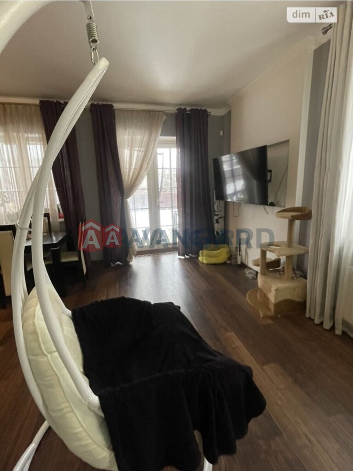 �������, 220 ��.�. ���� 8