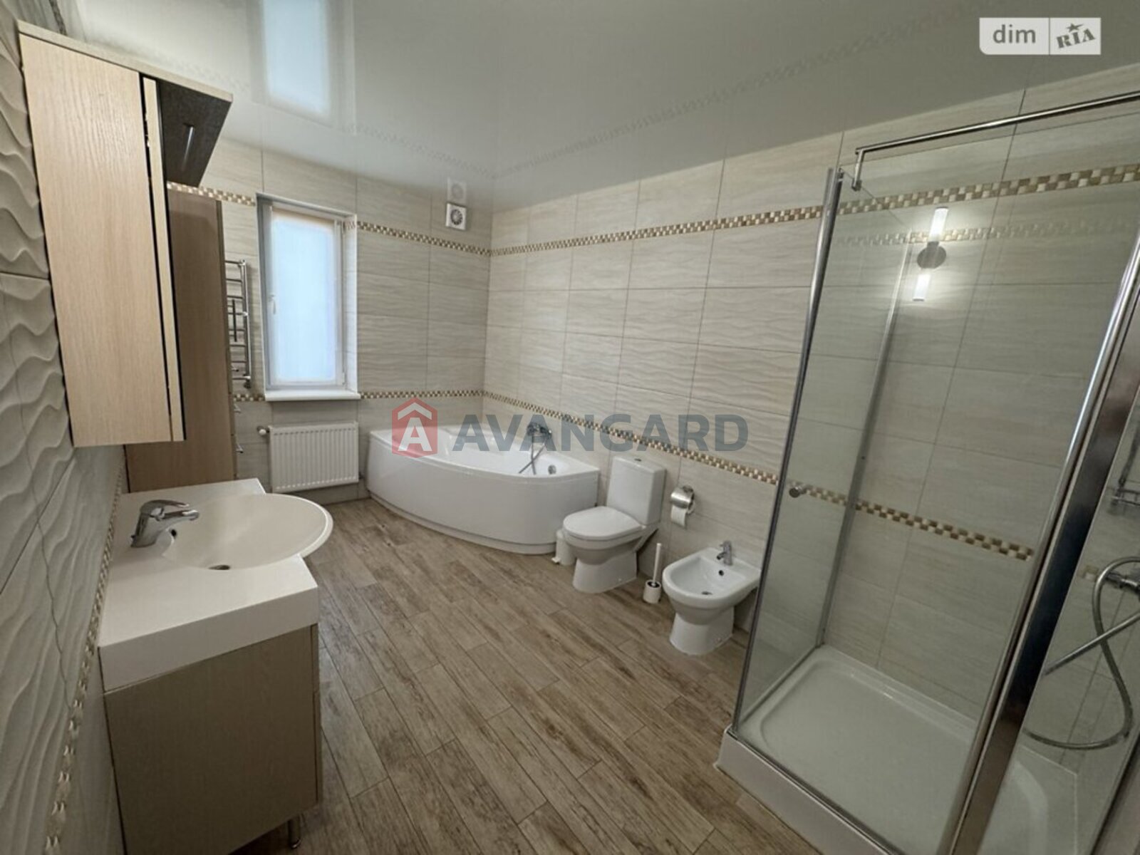 �������, 205 ��.�. ���� 13