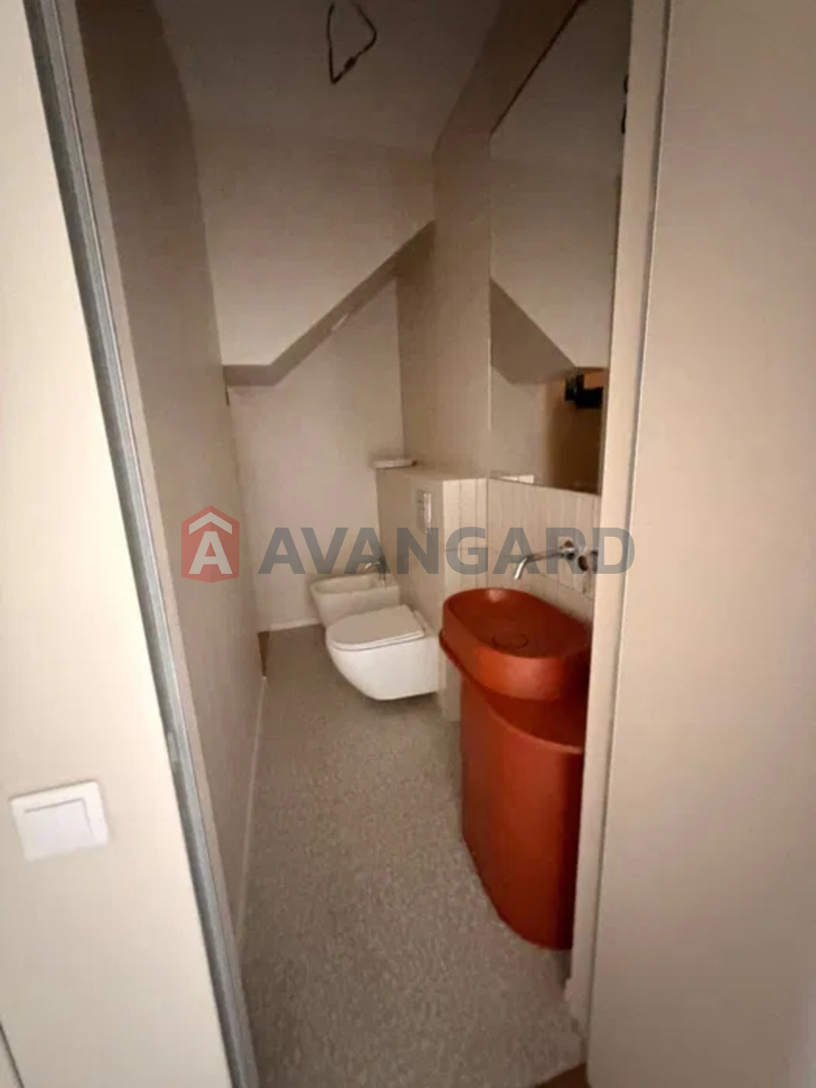 ��������, 130 ��.�. ���� 6