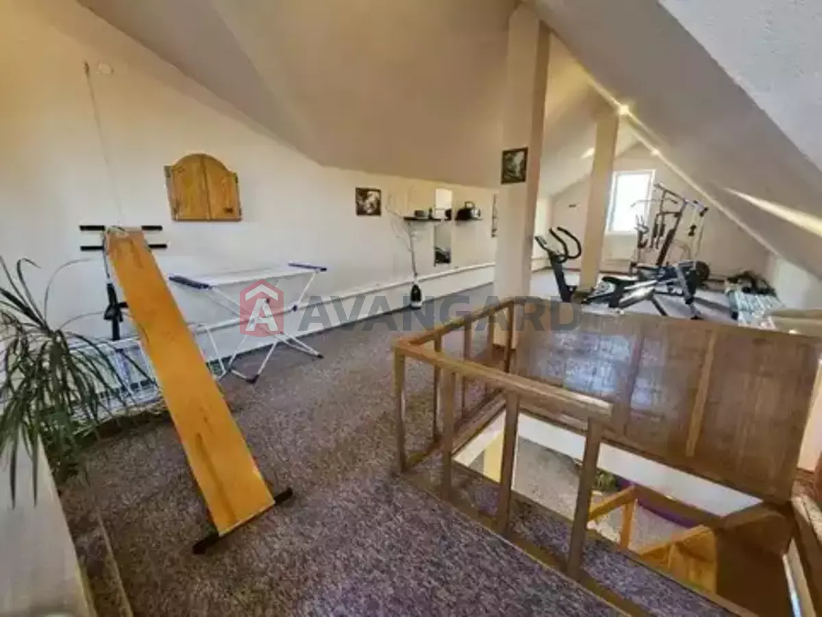 �������, 230 ��.�. ���� 13