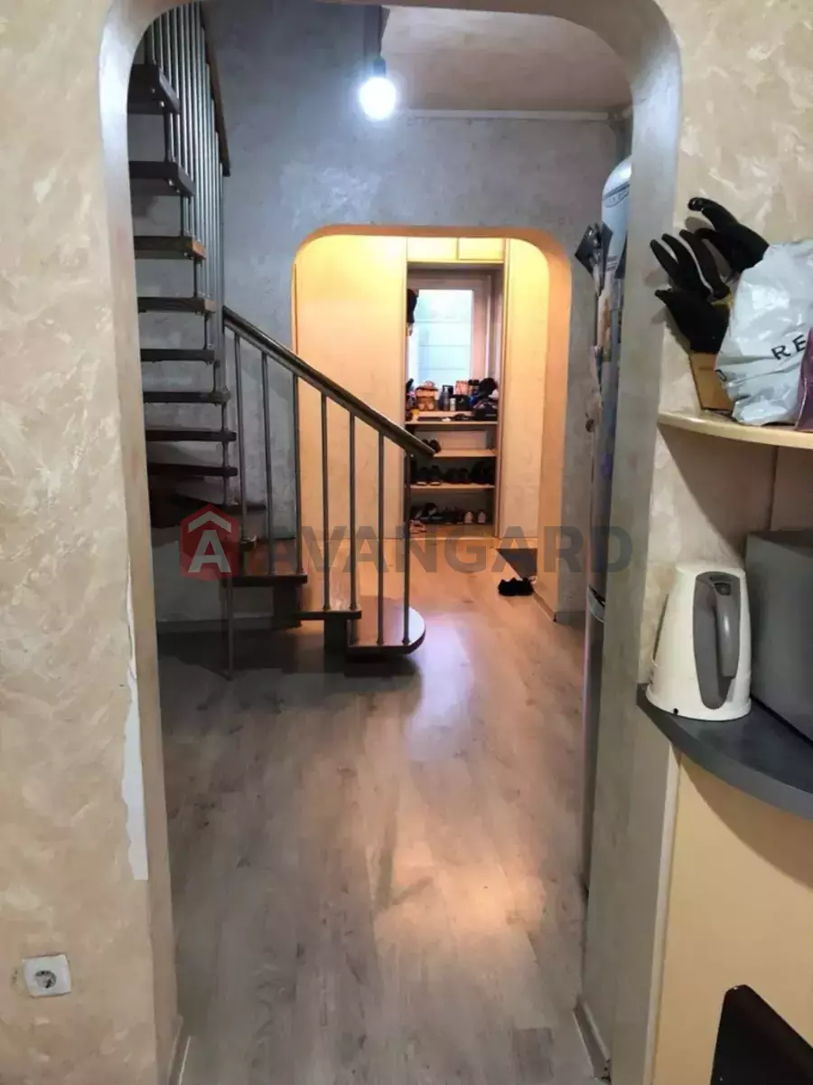 ����, 156 ��.�. ���� 18