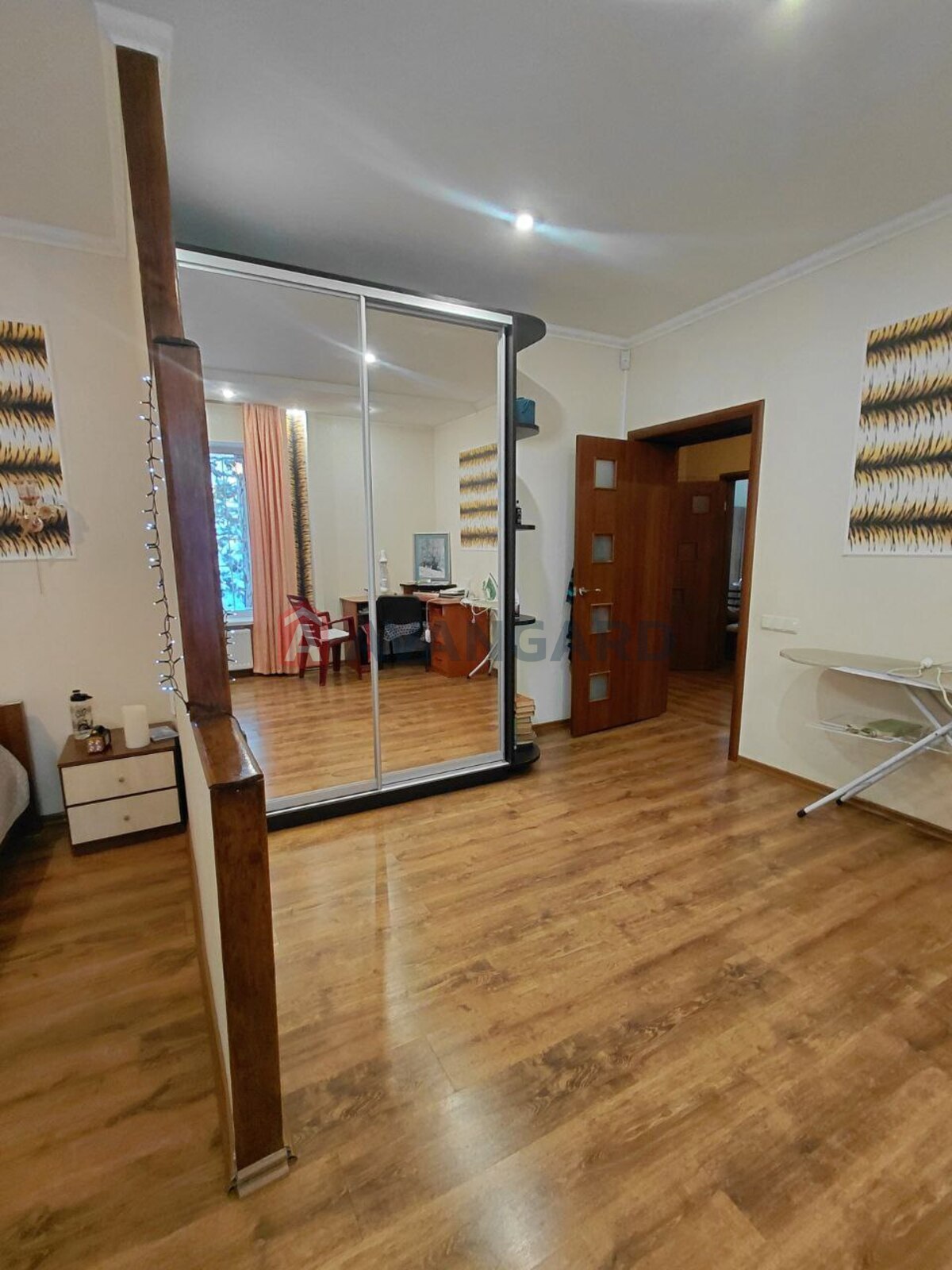 �������, 225 ��.�. ���� 6